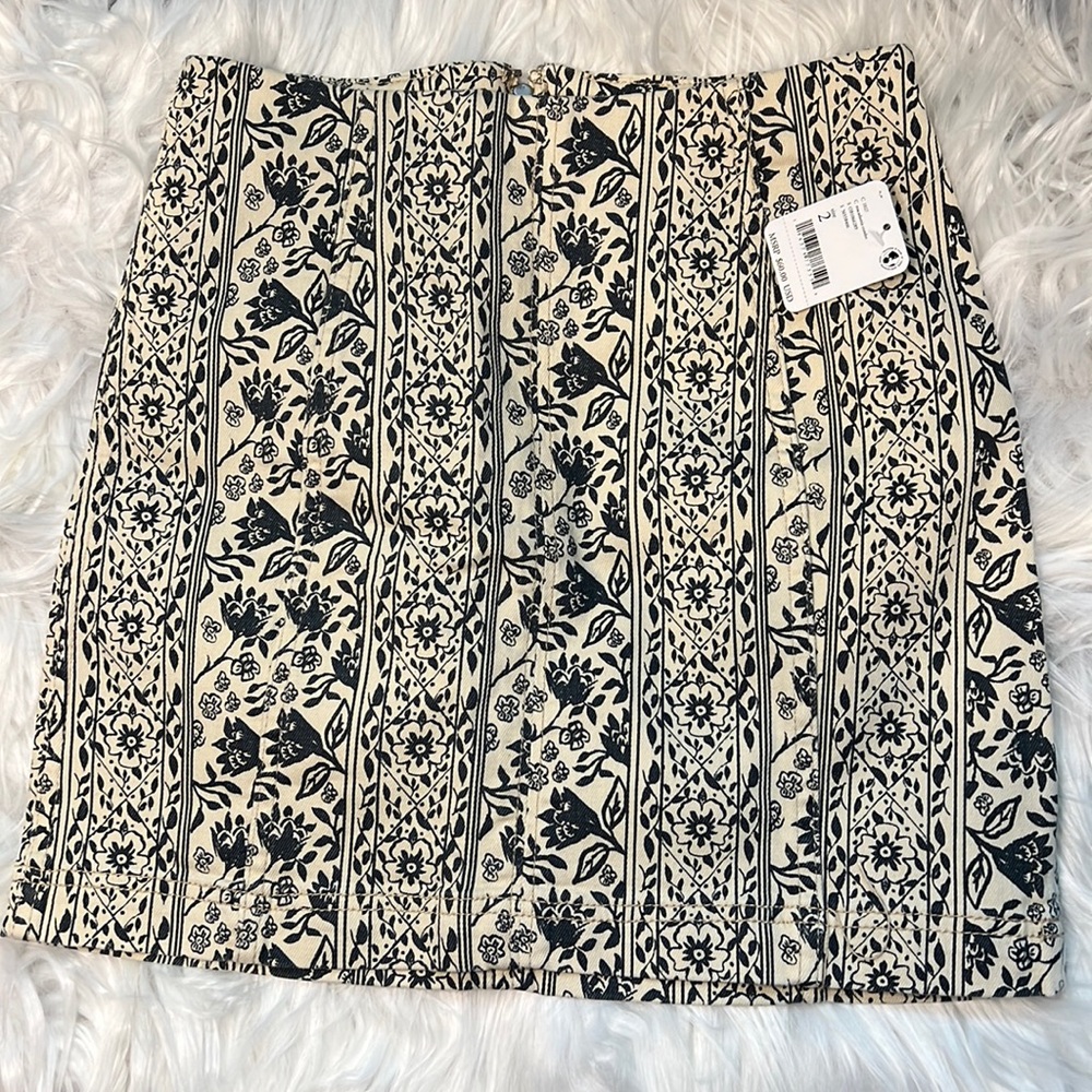 *NEW* Free people mini, fitted skirt